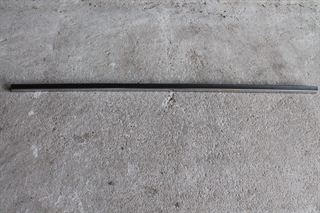 Details van Originele deur afwerkingslijst binnen chrome